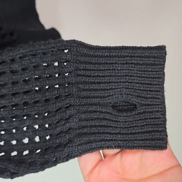 Charlotte avery solid  open weave  with thump holes pullover sweater  large NWT. - Picture 5 of 9